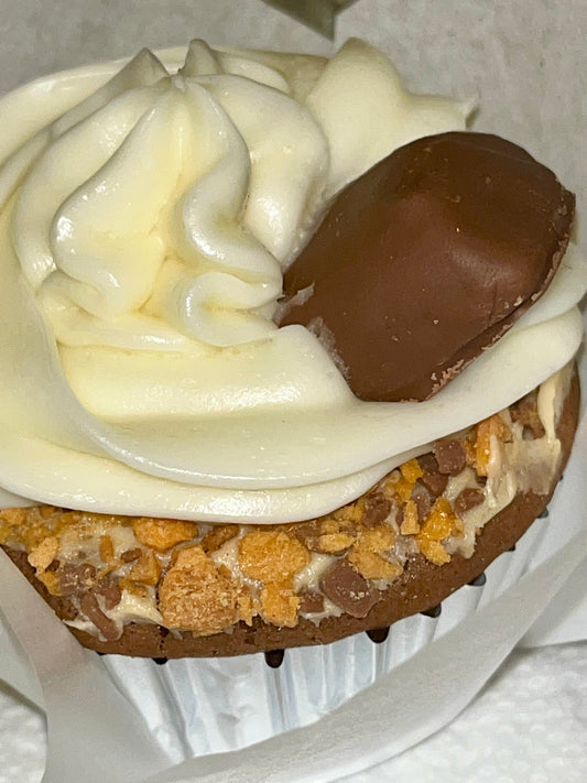 Chocolate Butterfinger Cupcakes